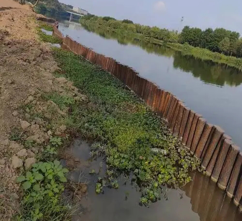 仿木桩
